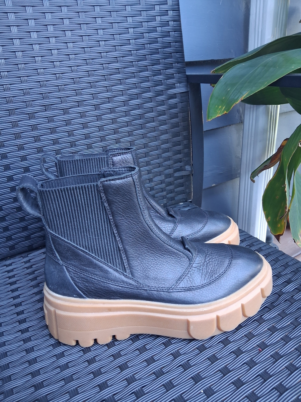 Sorel Caribou X Waterproof Chelsea Boots Black Gum Sole EU 39, NWOB